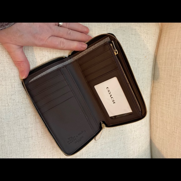 Coach Limited Edition Keith Haring Mickey Mouse wallet. NWT - Picture 10 of 12